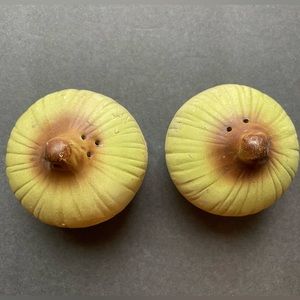 Vintage onion salt and pepper shakers.